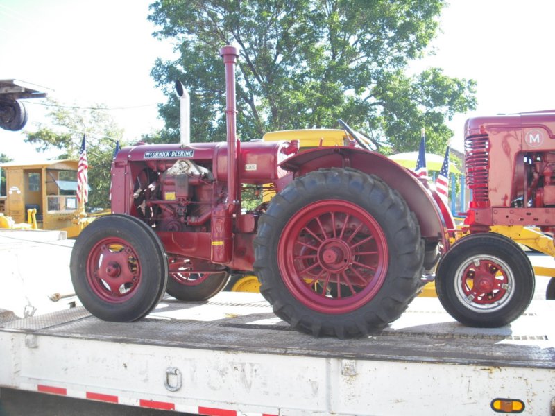 mccormickdeeringw30.jpg