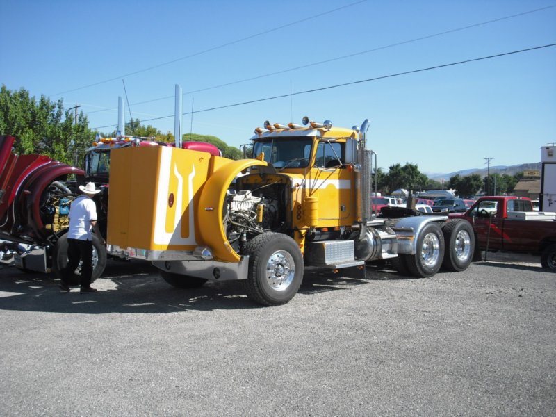 peterbilt1201.jpg