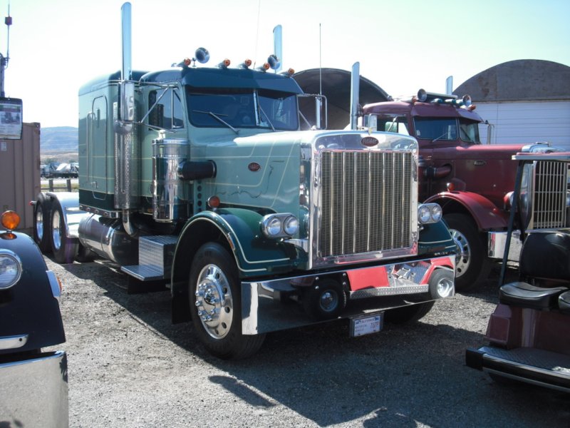 peterbilt301.jpg