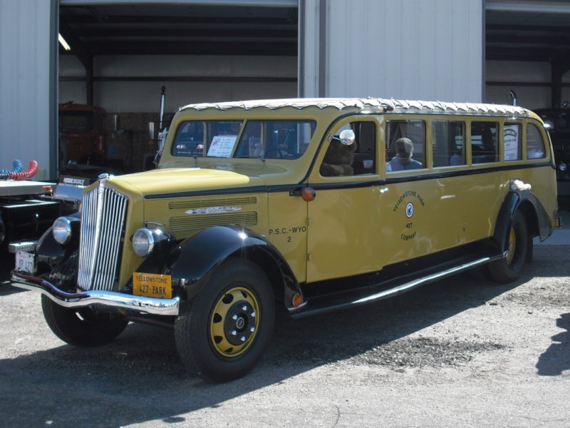 yellowstonebus01.jpg