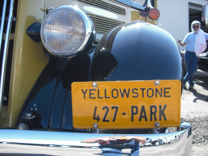 yellowstonebus04.jpg