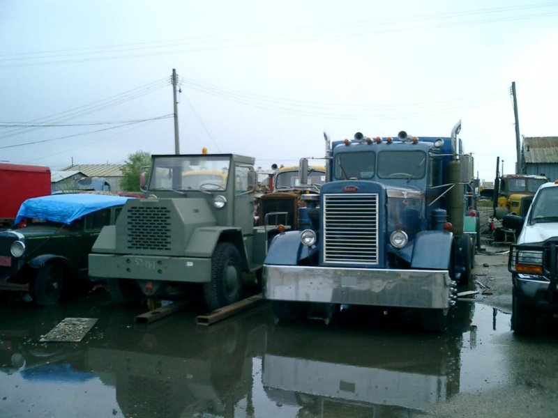 yardtrucks002.jpg