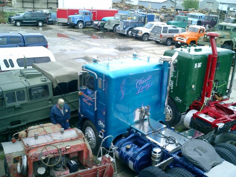 yardtrucks010.jpg
